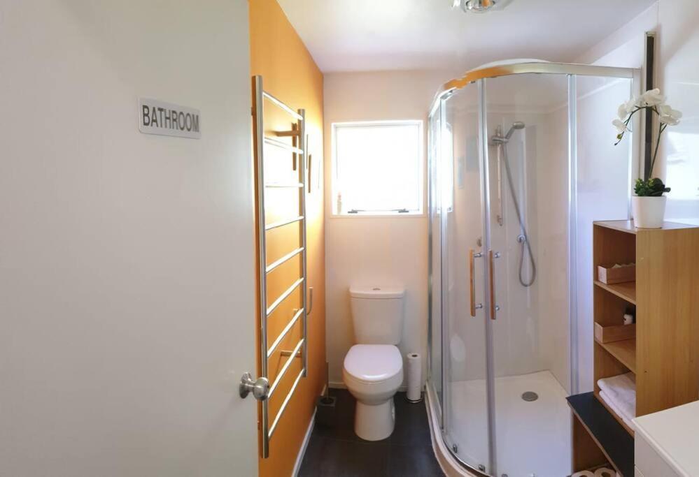 Central Cozy House - 10 Min Walk To Town Куийнстаун Екстериор снимка